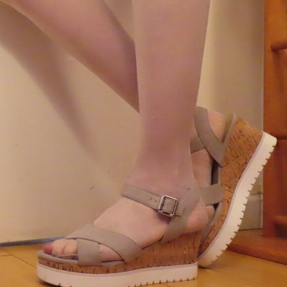 Bata Grey n White Platform Clogs, size 8 - Picture 6 of 7